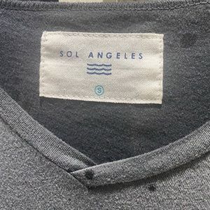 Sol angeles gray v neck splattered tshirt size S